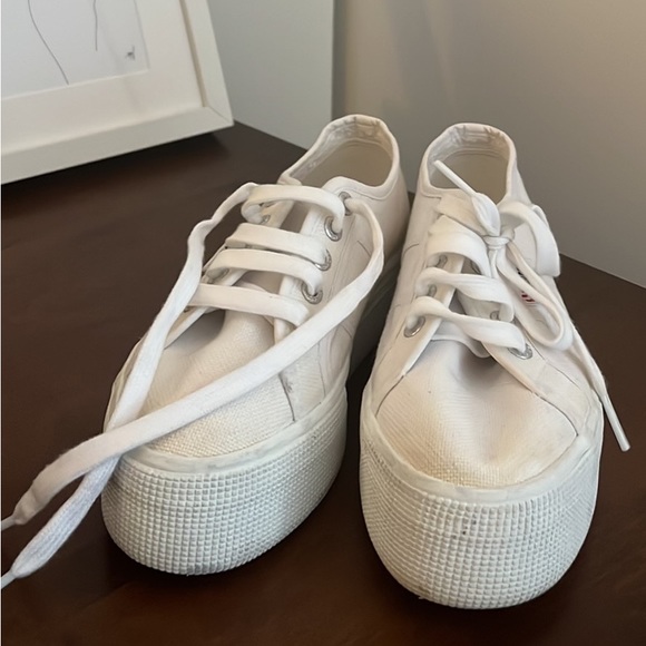 Superga size six white platform sneaker, canvas, worn once! - Picture 5 of 5